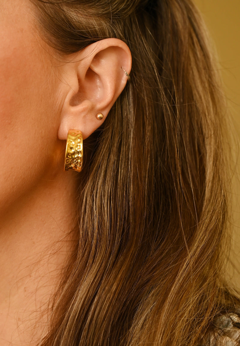 LUNA HAMMERED HOOPS